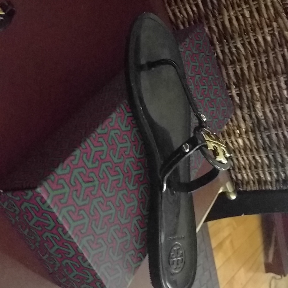 Sandals - Picture 2 of 3